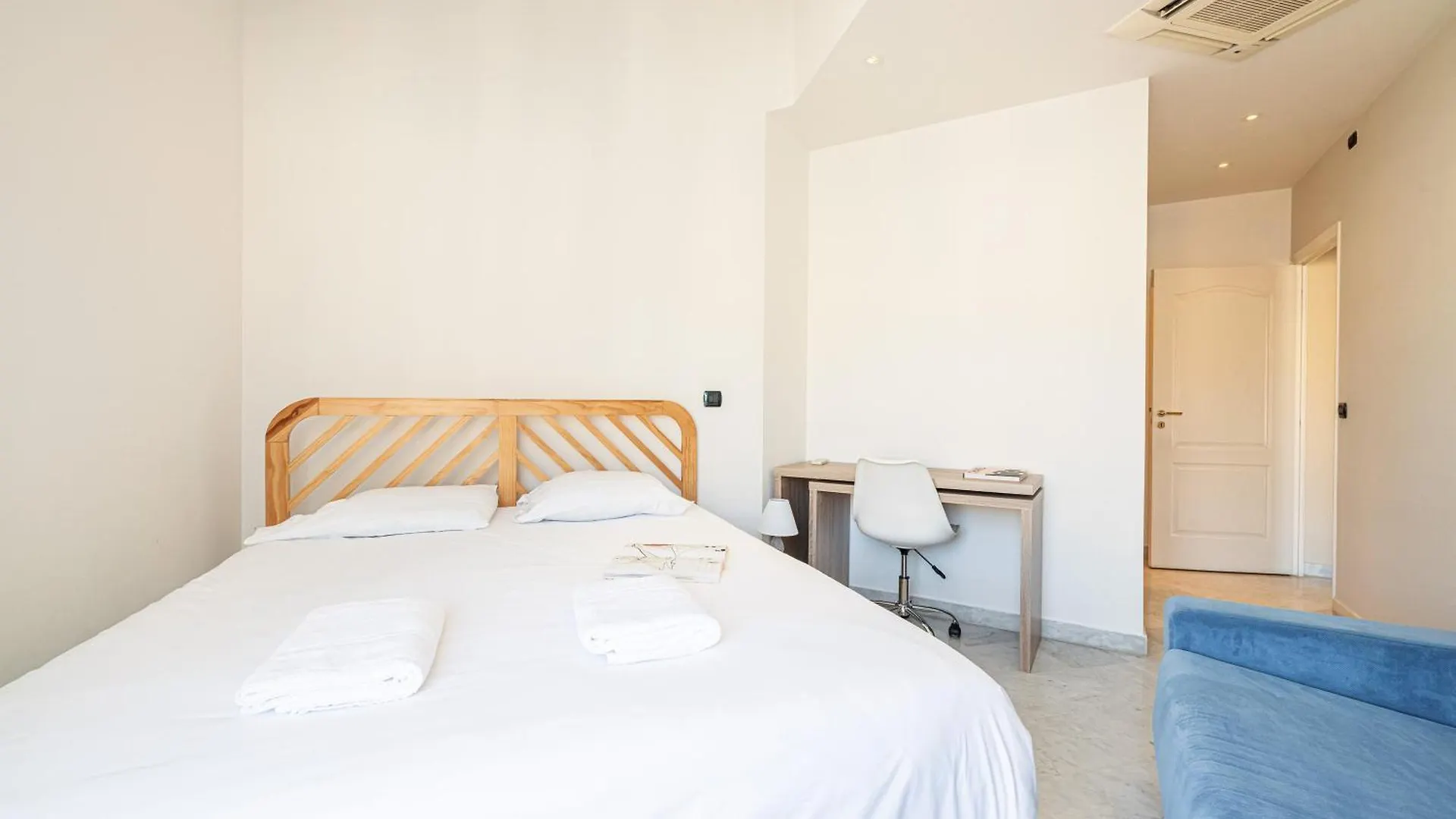 Victoria Bergamote Attic - Happy Rentals Menton 0*,  France
