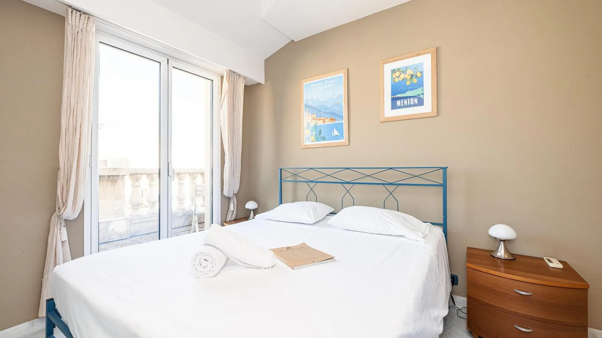 Victoria Bergamote Attic - Happy Rentals Menton