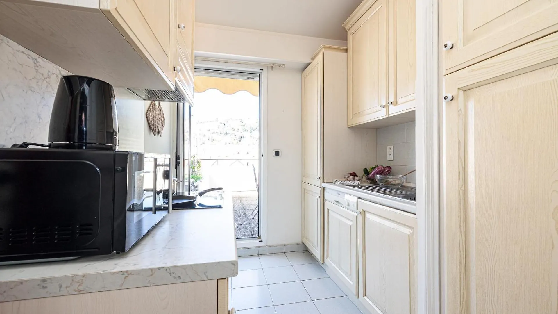 Victoria Bergamote Attic - Happy Rentals Menton Appartement